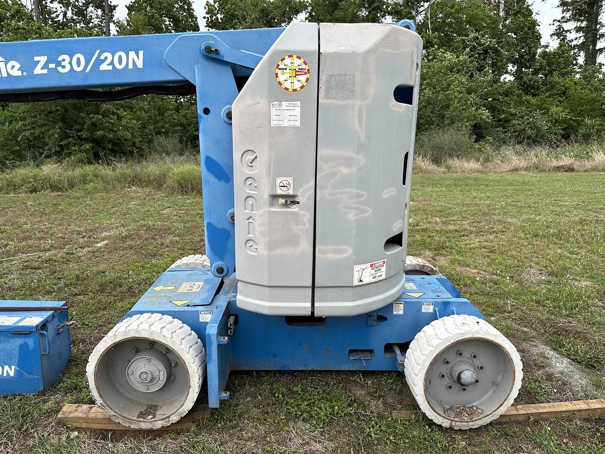 Used 2000 Genie Industries Z-30/20N