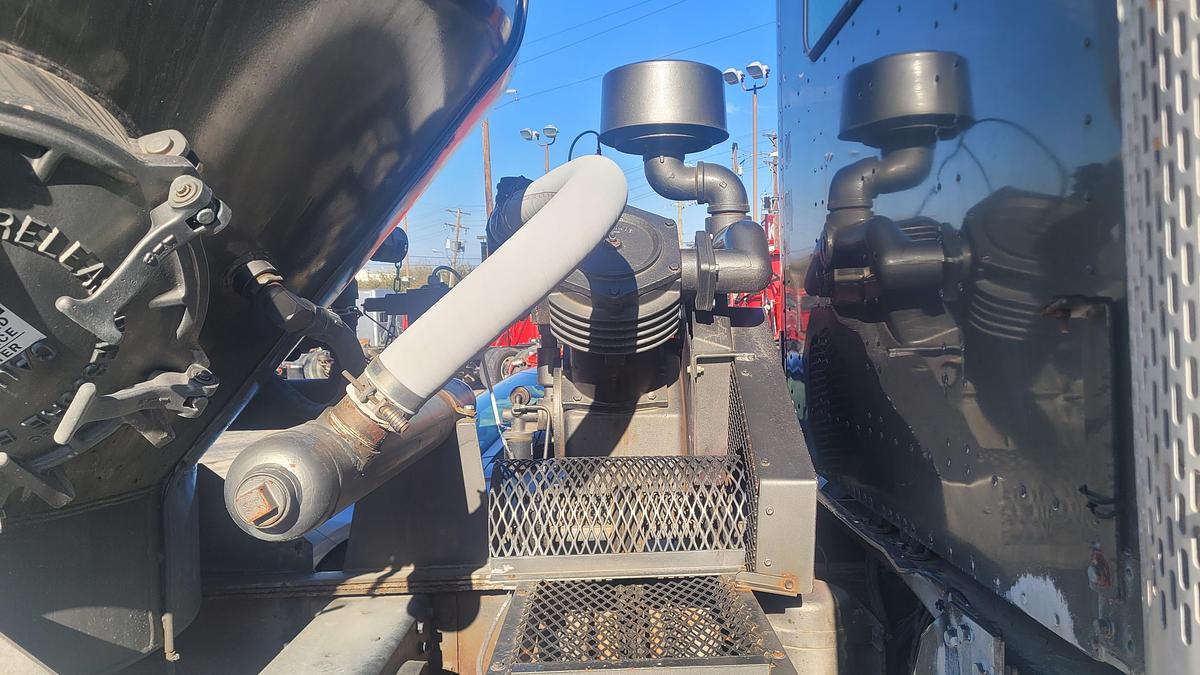 Used 2004 International Paystary Bulk Truck