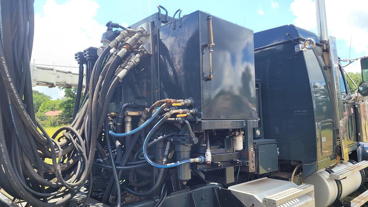 Used 2003 NOV Hydra Rig Coiled Tubing Unit