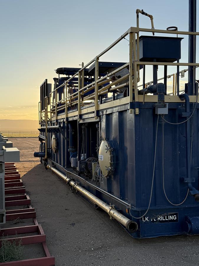 Used Hopper 102' X 260,000 #