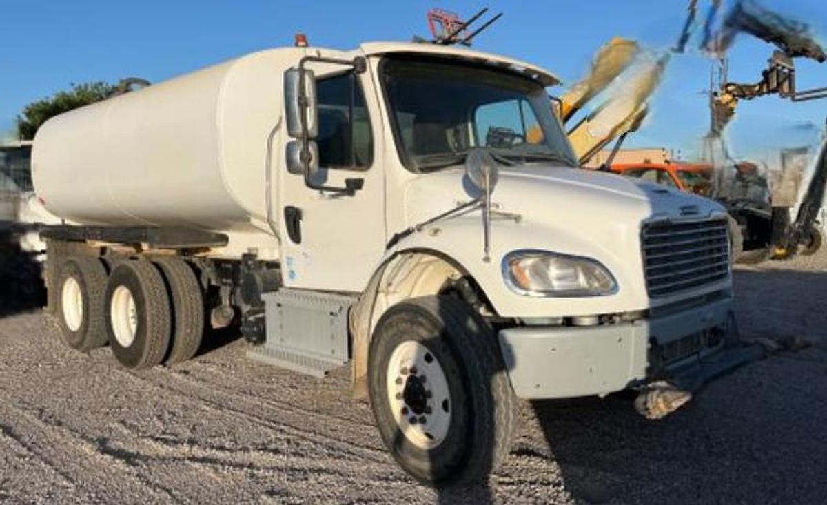 Used 2019 Freightliner 4,000 Gallon water truck 