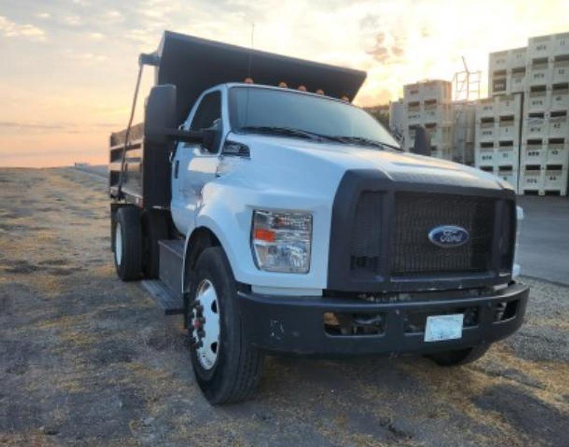 Used 2019 Ford F-750 Dump truck