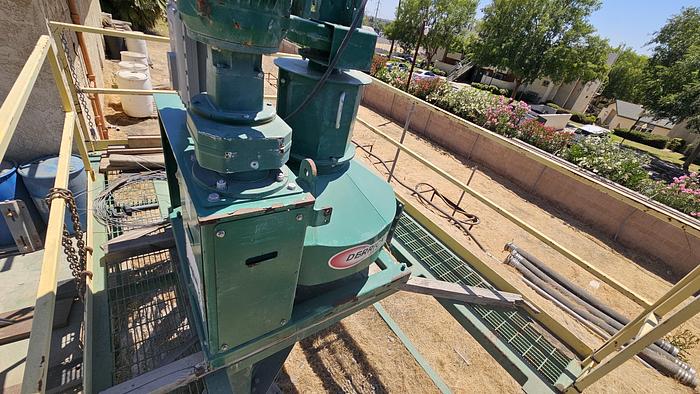 Used Derrick Vacuum Degasser