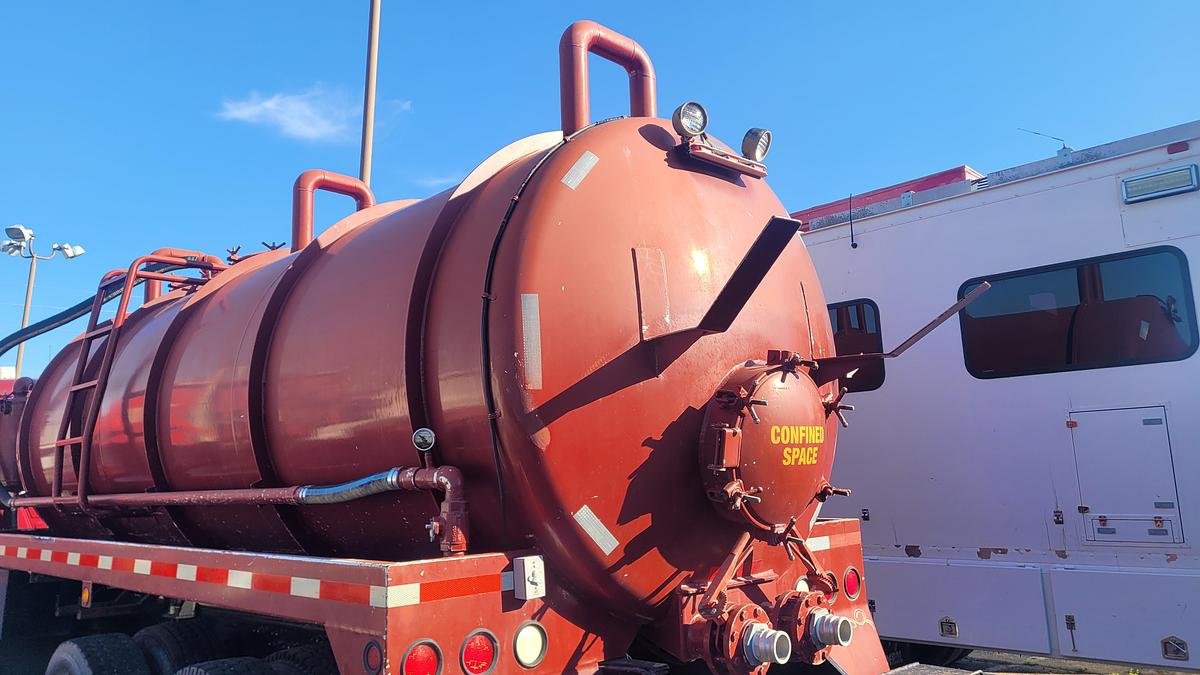 Used 2013 Mack Granite GU813 Vacuum Truck