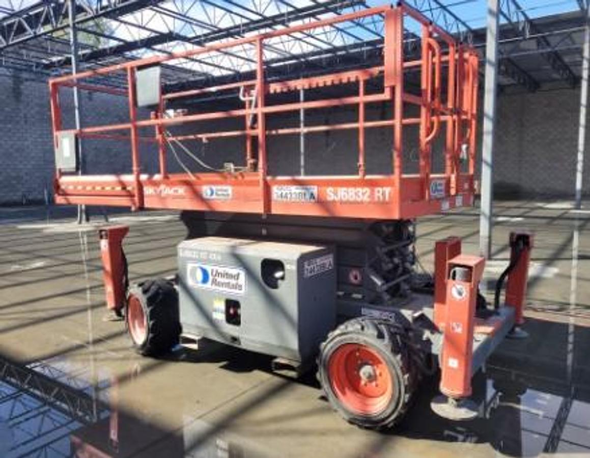Used Skyjack 32'68" Rough Terrain Scissor Lift