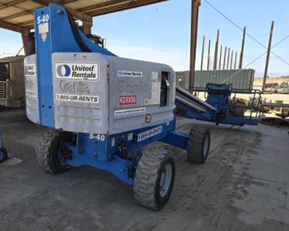 Used Genie S-40 Telescopic boom