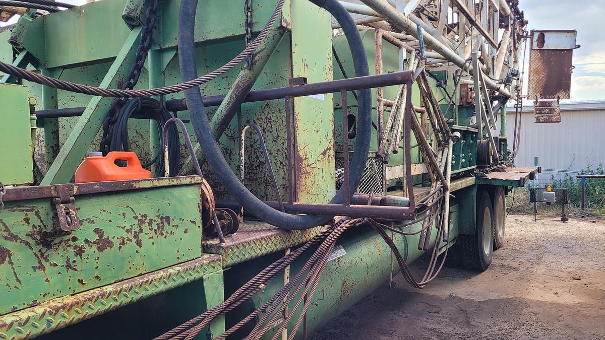 Used 1980 Franks 300 Workover Rig