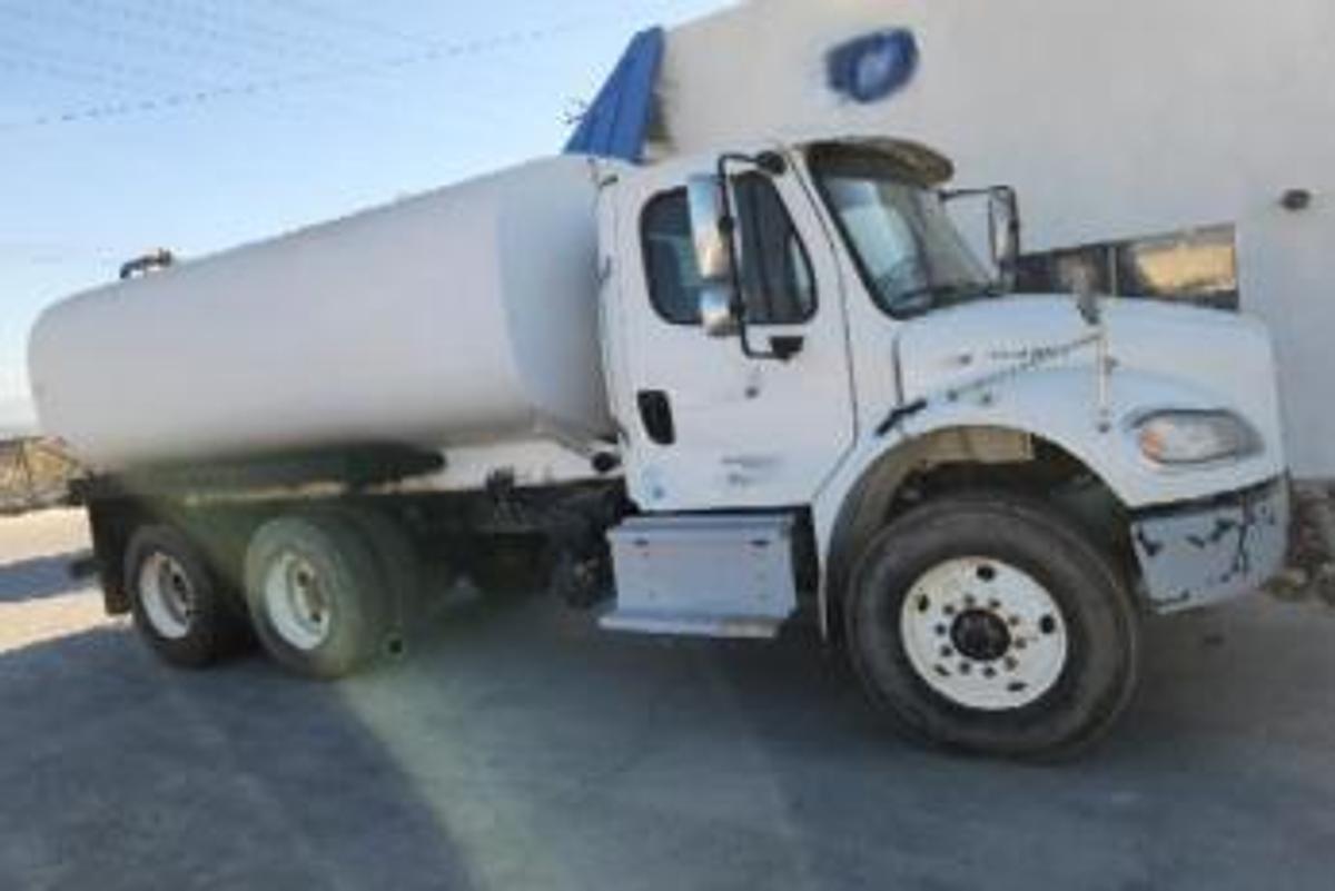 Used 2019 Freightliner 4,000 Gallon water truck 