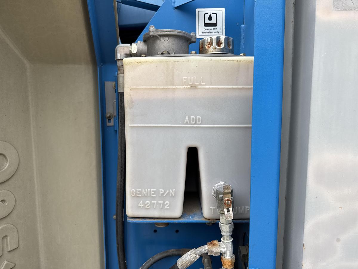 Used 2000 Genie Industries Z-30/20N