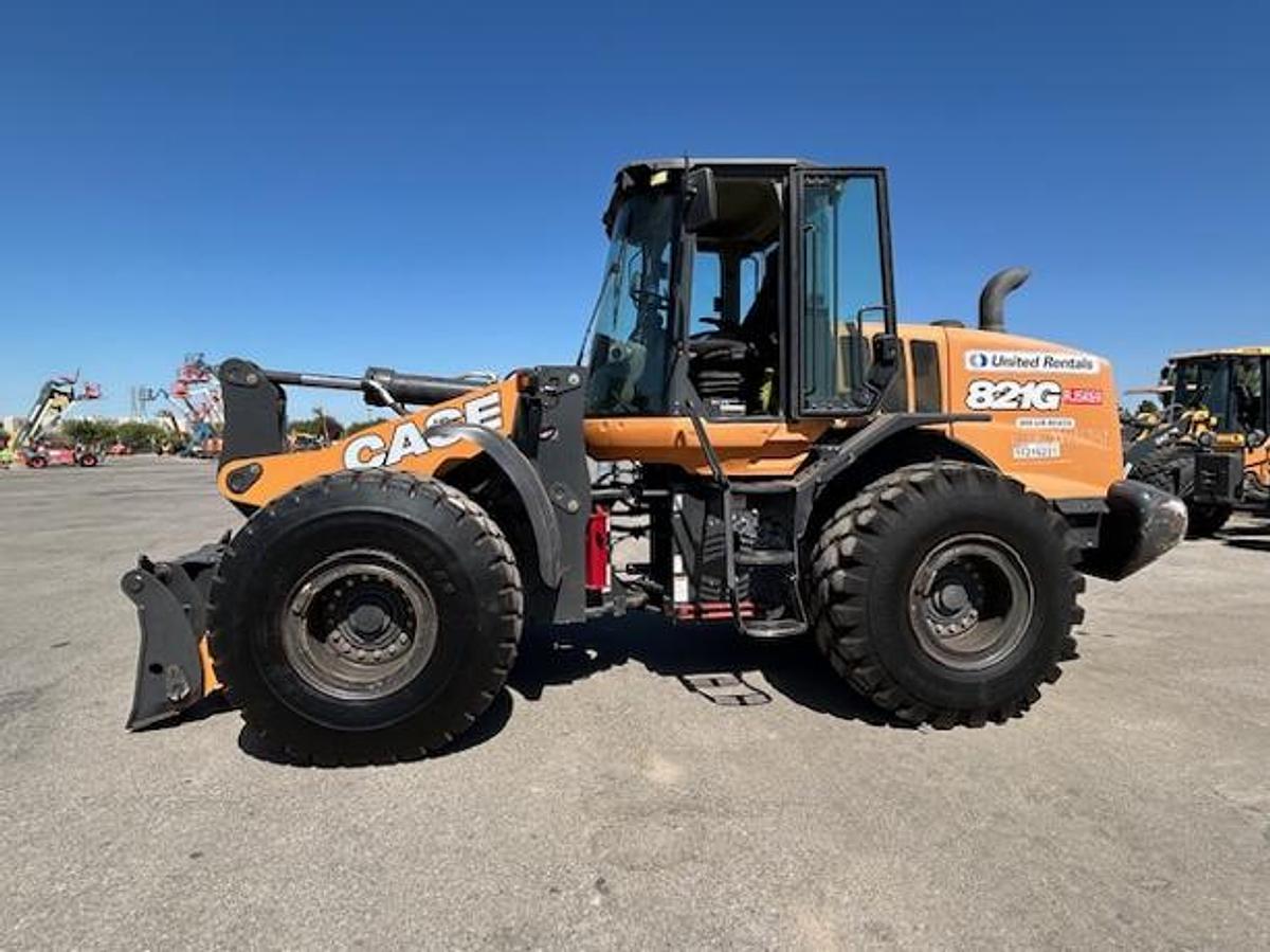 Used 2021 Case 821G