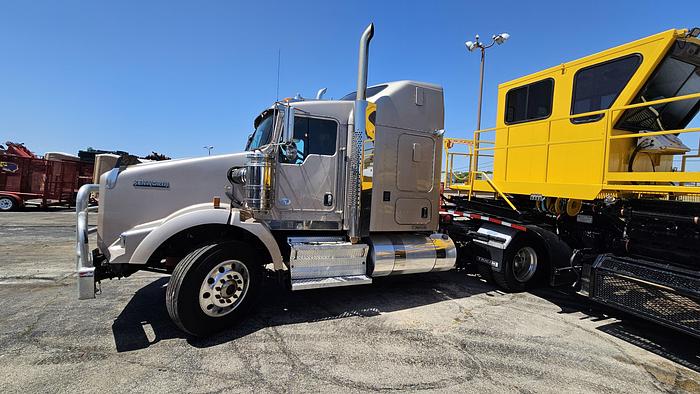 Used 2008 Kenworth Acid Stimulation Trailer