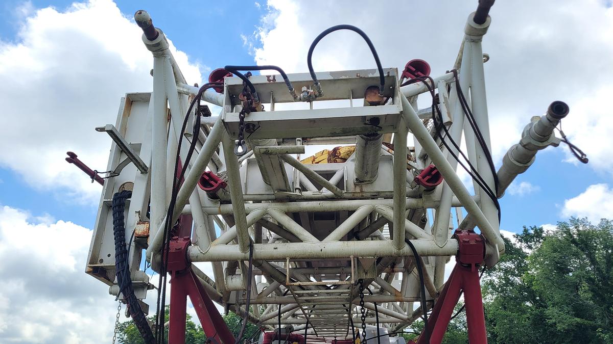 Used 2005 Lanco 750 Workover Rig