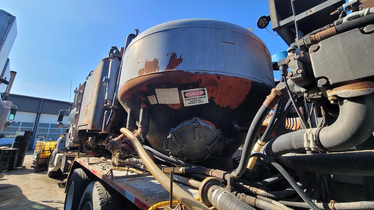 Used 2008 International Cement Pumper