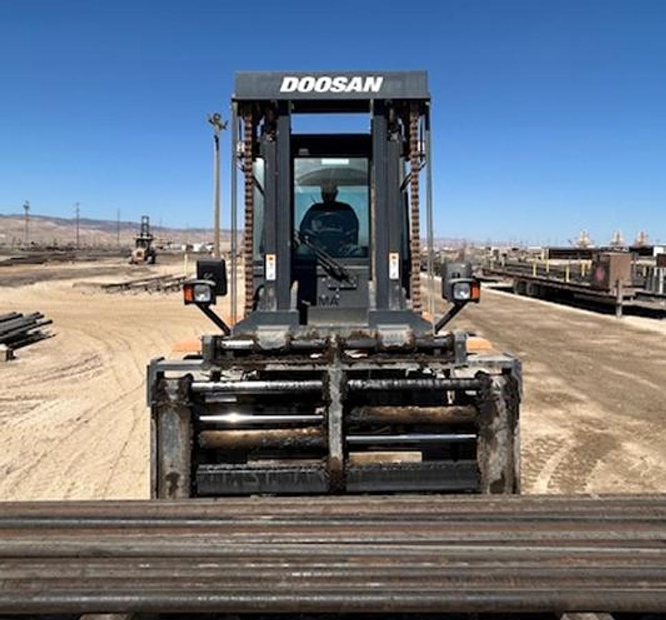 Used 2021 Doosan D140S-7 28,600 Lbs forklift