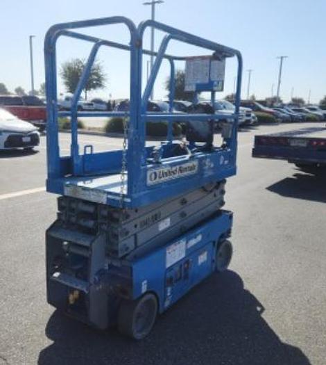 Used SCISSOR LIFT 19FT