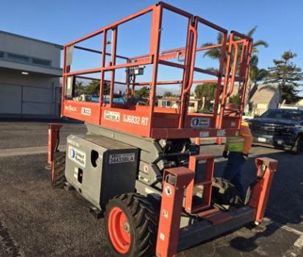Used Skyjack 32'68" Rough Terrain Scissor Lift