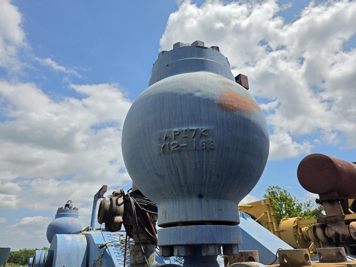 Used Skytop Brewster N-46 900 HP Drilling Rig