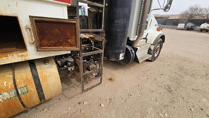 Used 2015 Guzzler Vacuum Excavator Truck