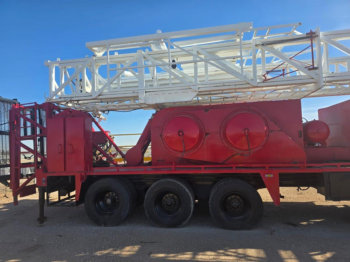 Used 2005 Crown 600 Workover Rig