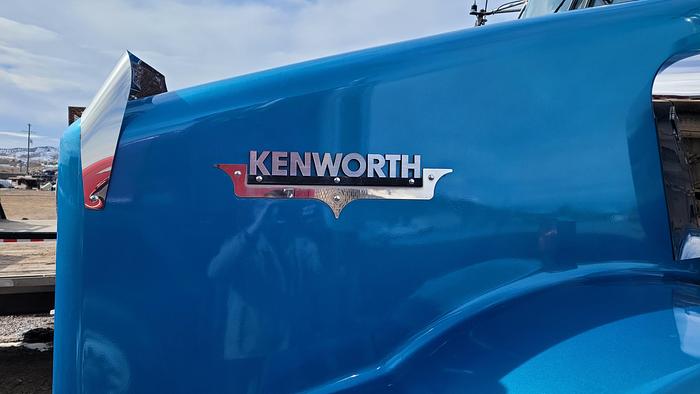 Used 2005 Kenworth T800B Winch Truck