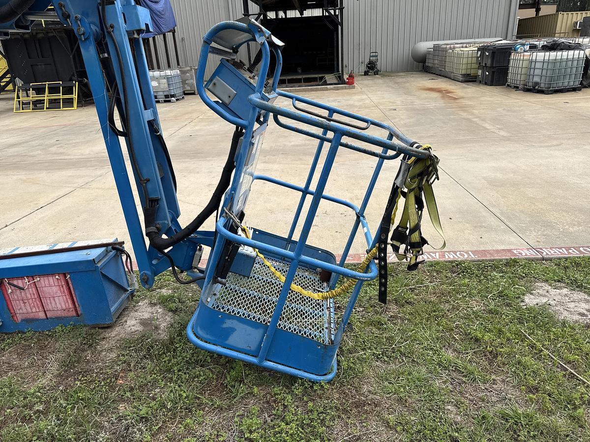 Used 2000 Genie Industries Z-30/20N