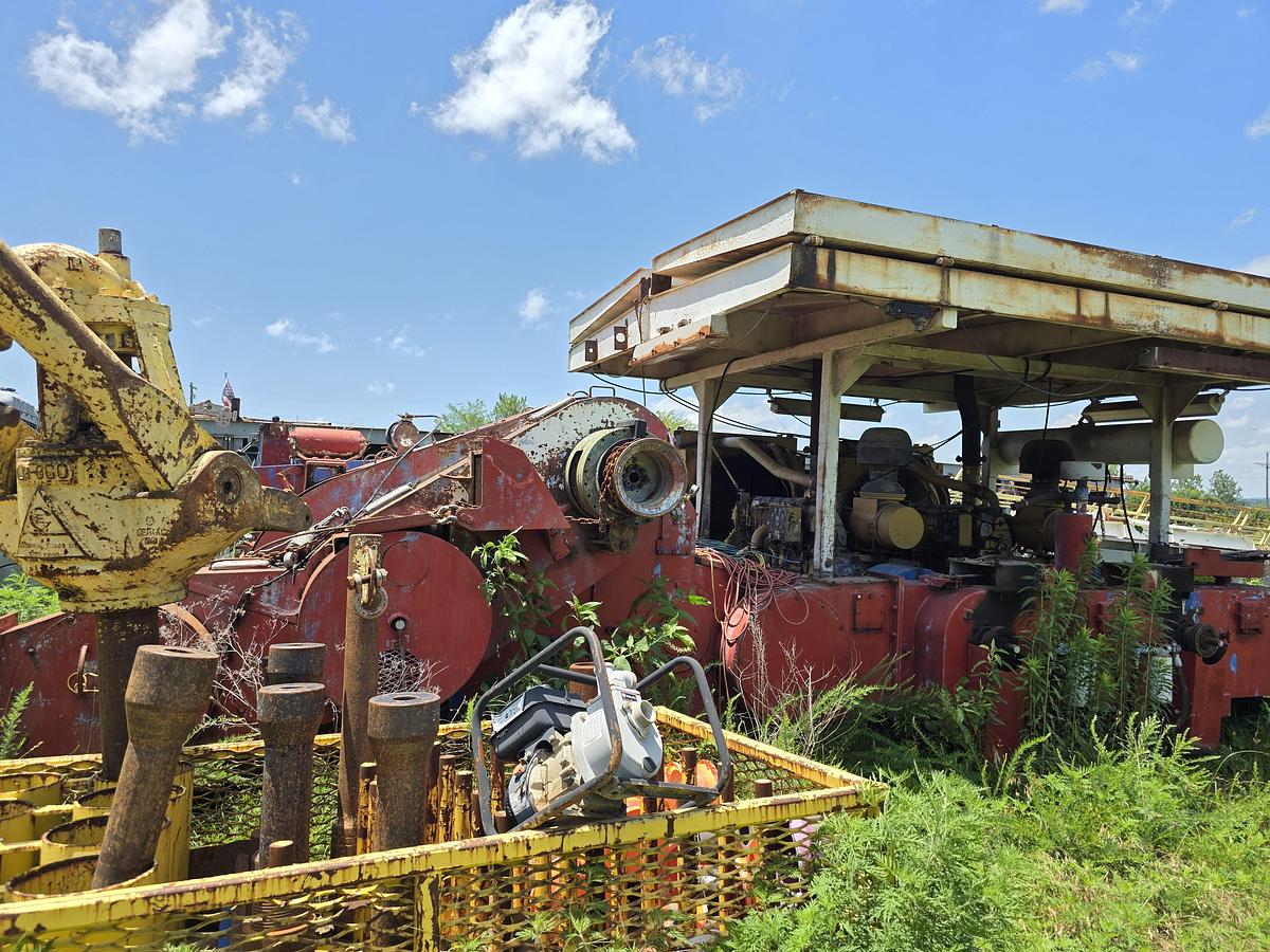 Used Skytop Brewster N-46 900 HP Drilling Rig