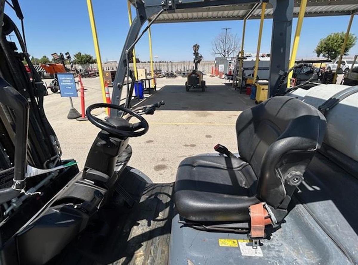 Used Toyota 8,000 Lbs warehouse forklift
