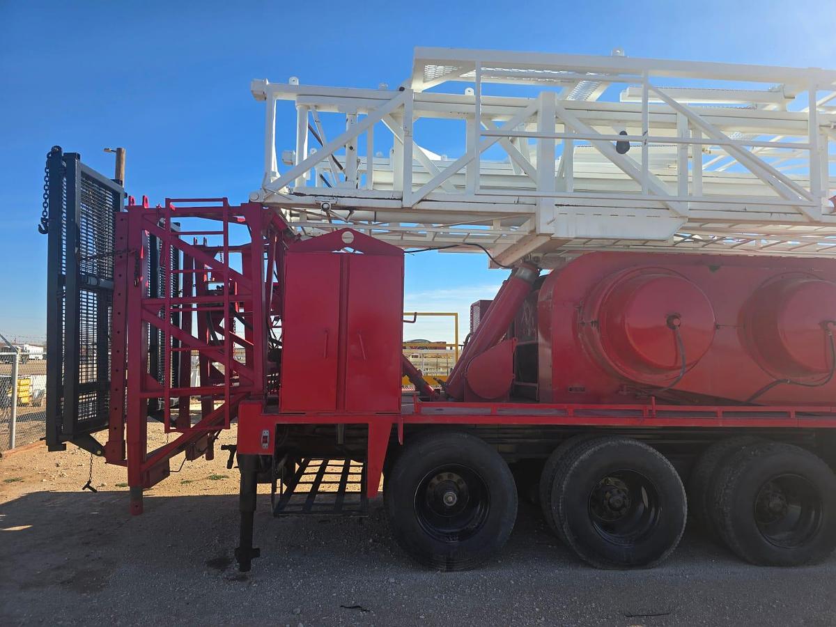 Used 2005 Crown 600 Workover Rig
