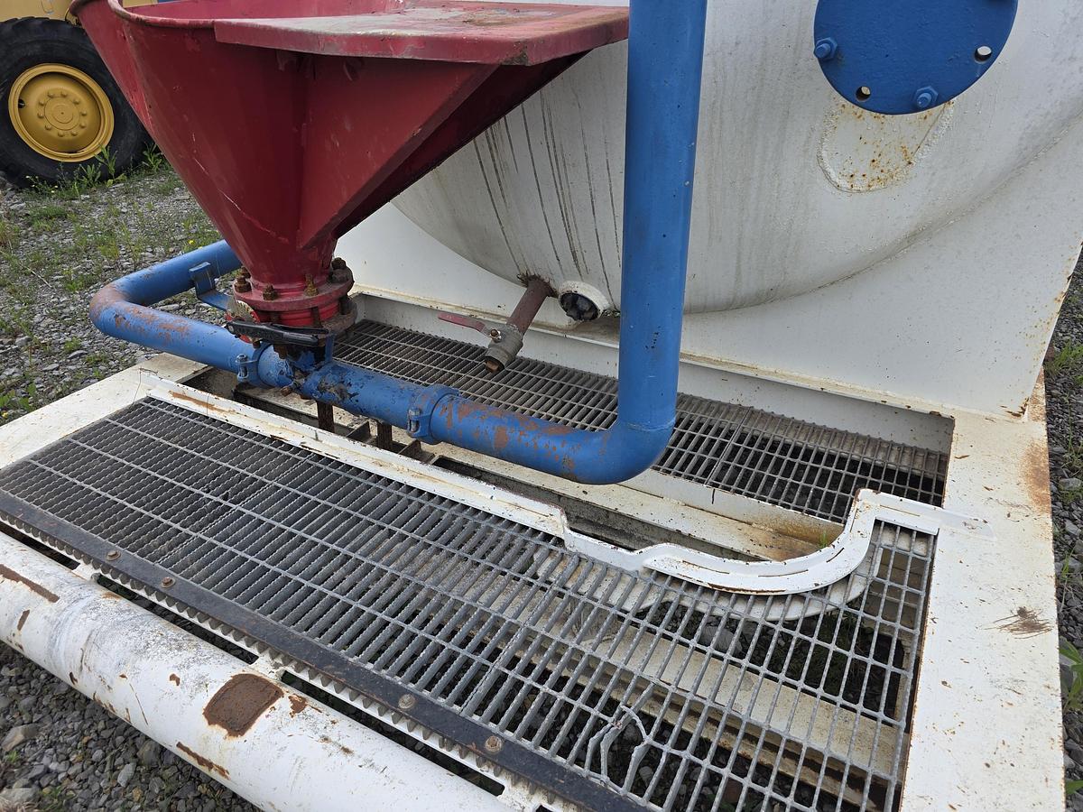 Used Baker Hughes 200 BBL Mix Plant