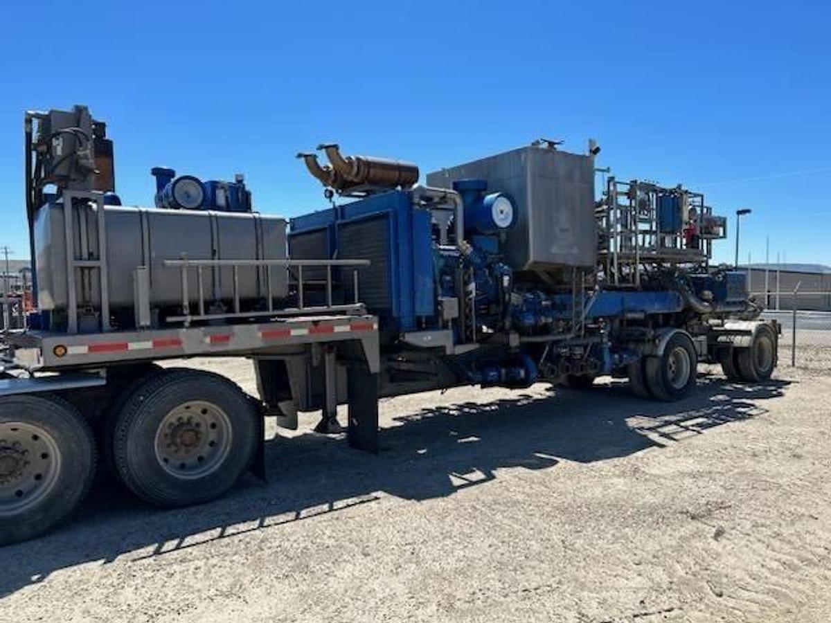 Used 2014 Peterbilt Bodyload Cement Double Pumper