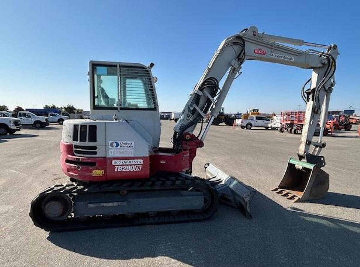 Used 2018 TAKEUCHI TB280FR