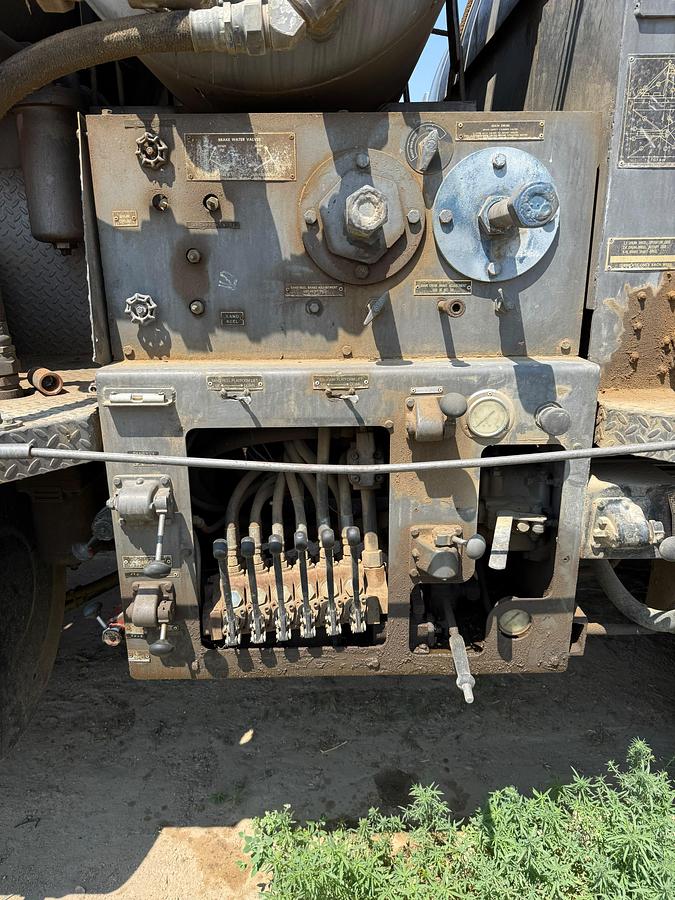 Used 2002 Watson Hopper GXHTA Workover Rig