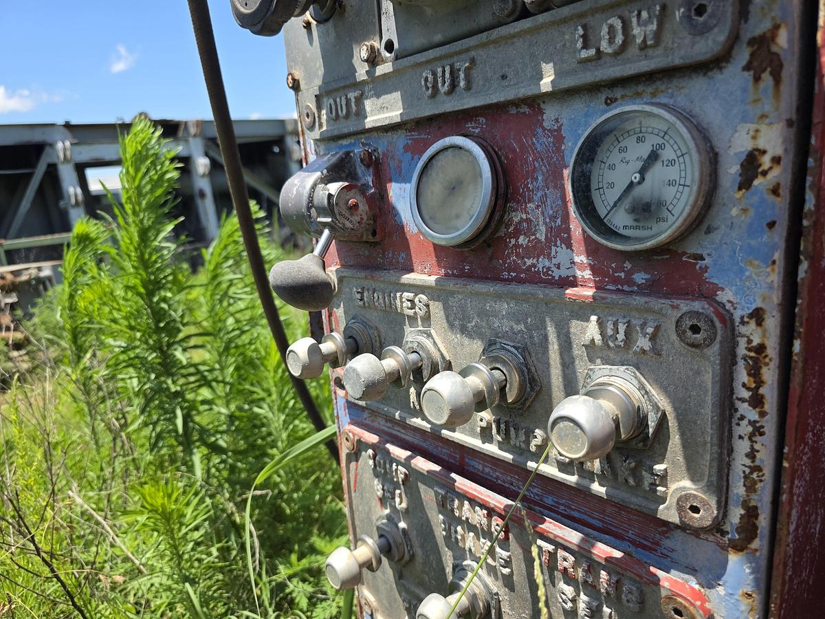 Used Skytop Brewster N-46 900 HP Drilling Rig
