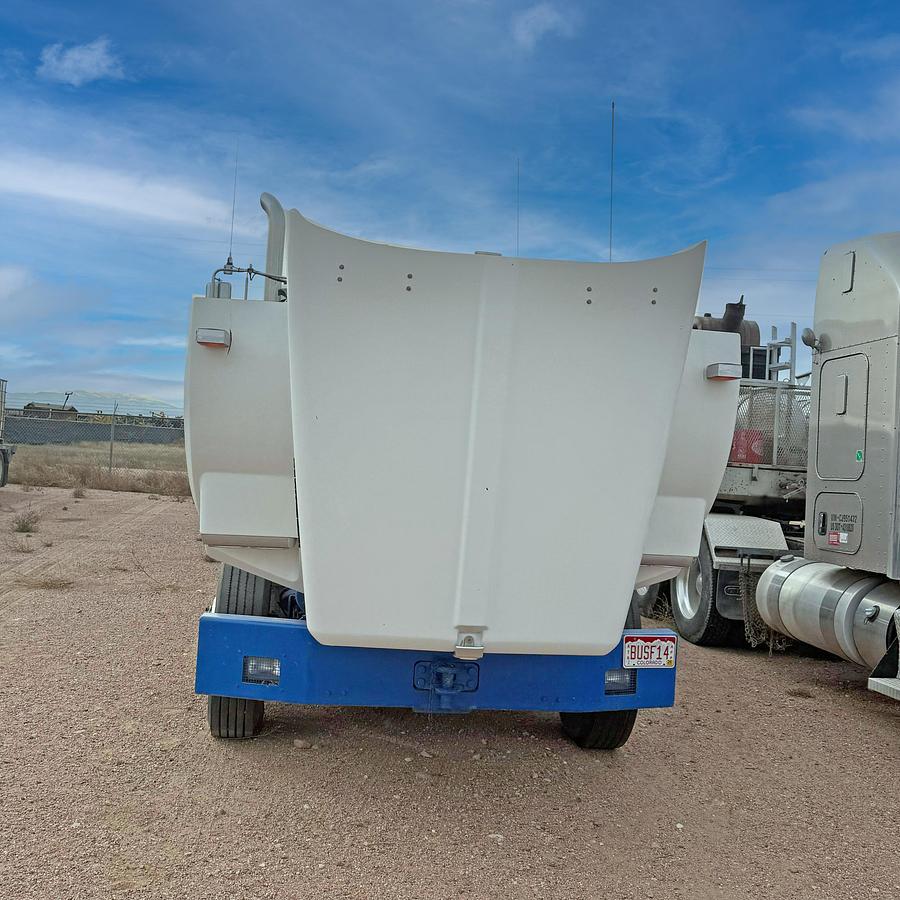 Used 2006 Kenworth T800B Sleeper Truck