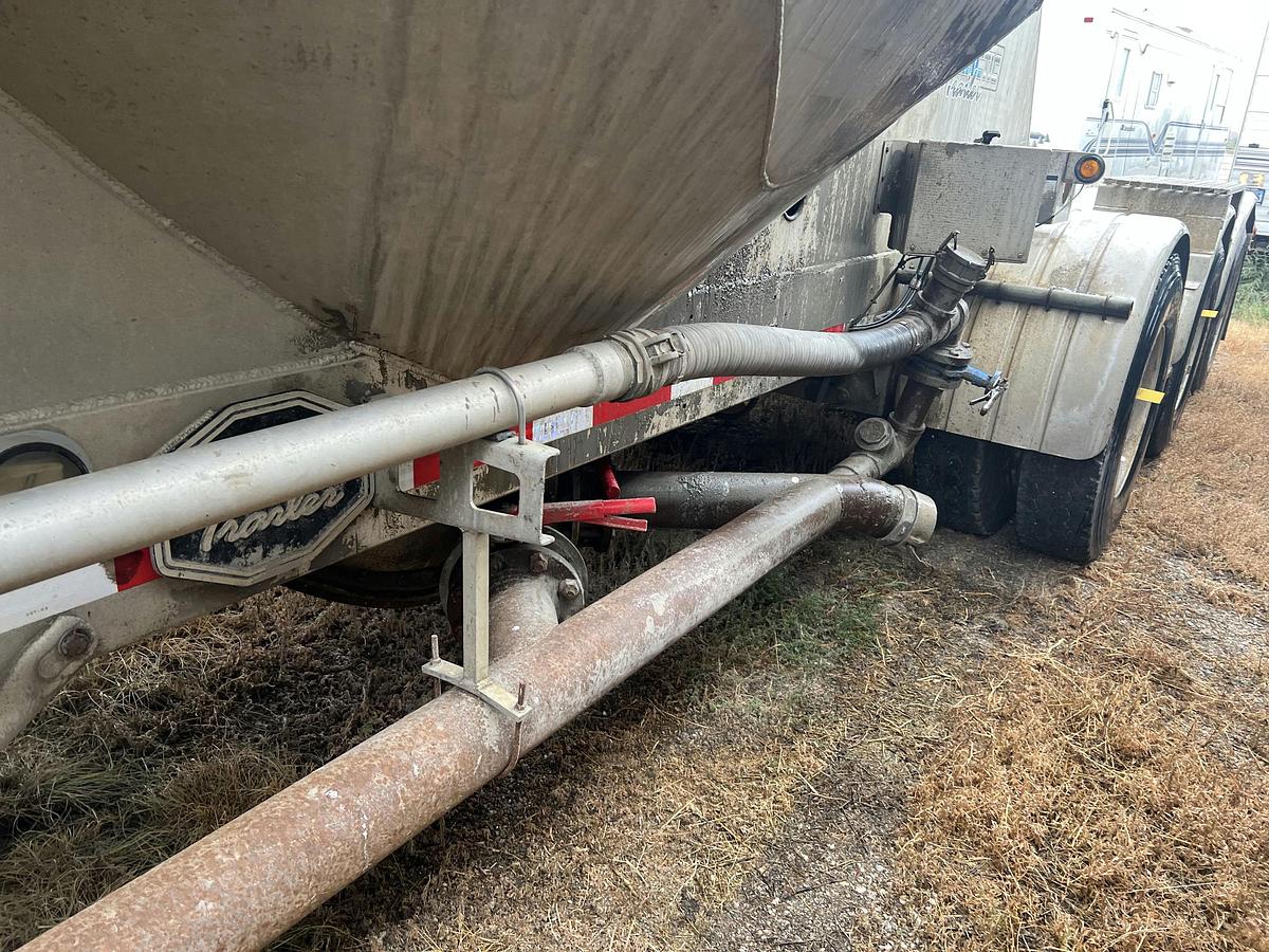 Used 2012 MAC Pneumatic Tank Trailer