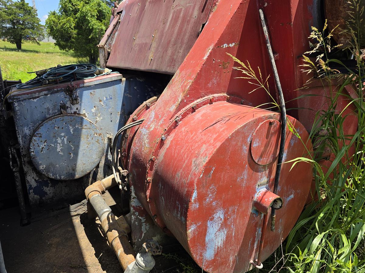 Used Skytop Brewster N-46 900 HP Drilling Rig