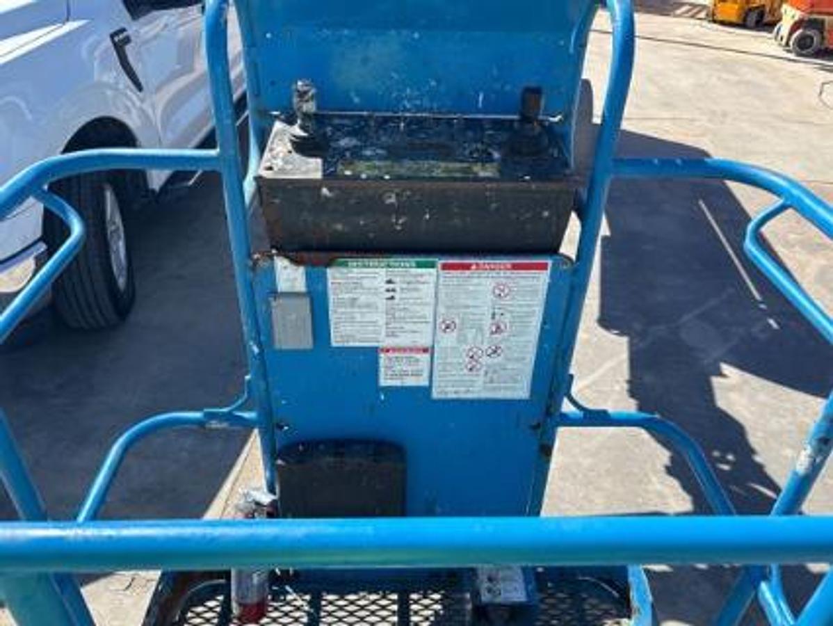 Used 2016 Genie 40ft Articulating Electric boom