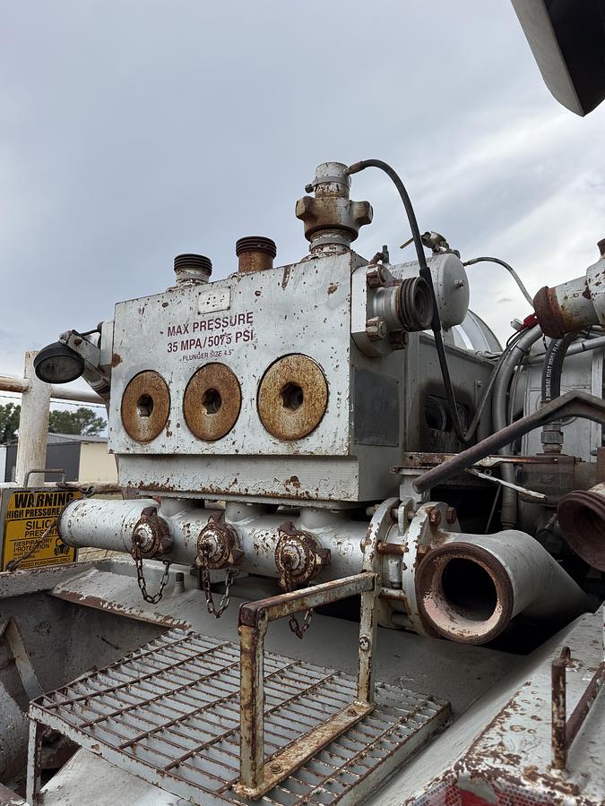 Used 2008 International Cement Pumper