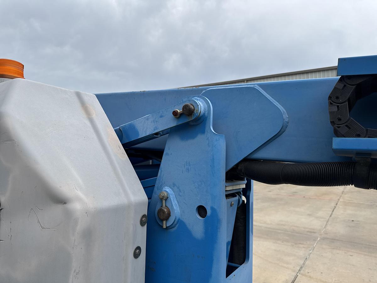 Used 2000 Genie Industries Z-30/20N