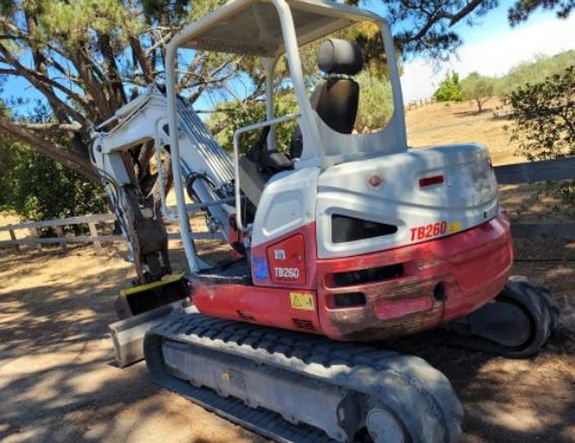 Used TAKEUCHI TB260 MINI EXCAVATOR