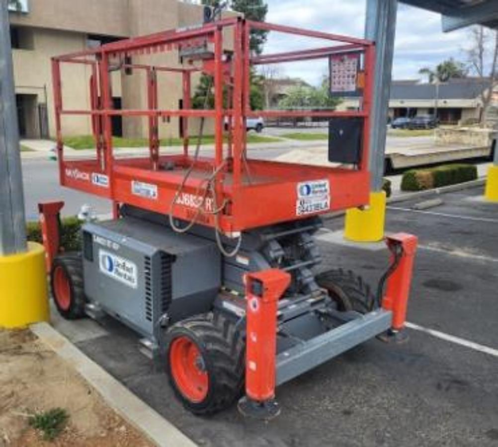 Used Skyjack 32'68" Rough Terrain Scissor Lift
