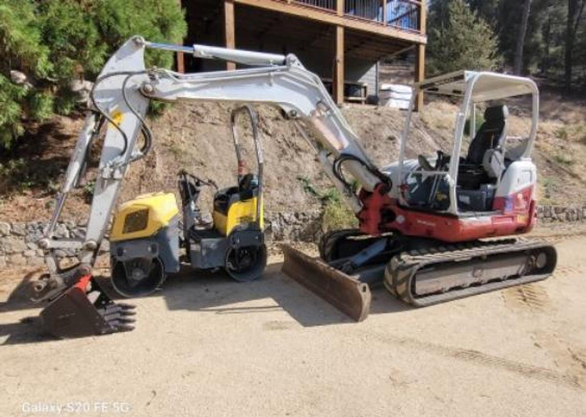 Used TAKEUCHI TB260 MINI EXCAVATOR