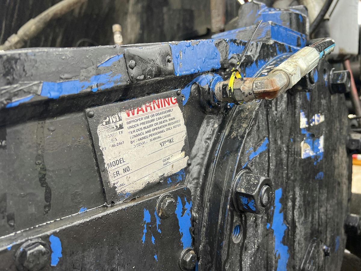 Used 2014 Peterbilt Bodyload Cement Double Pumper