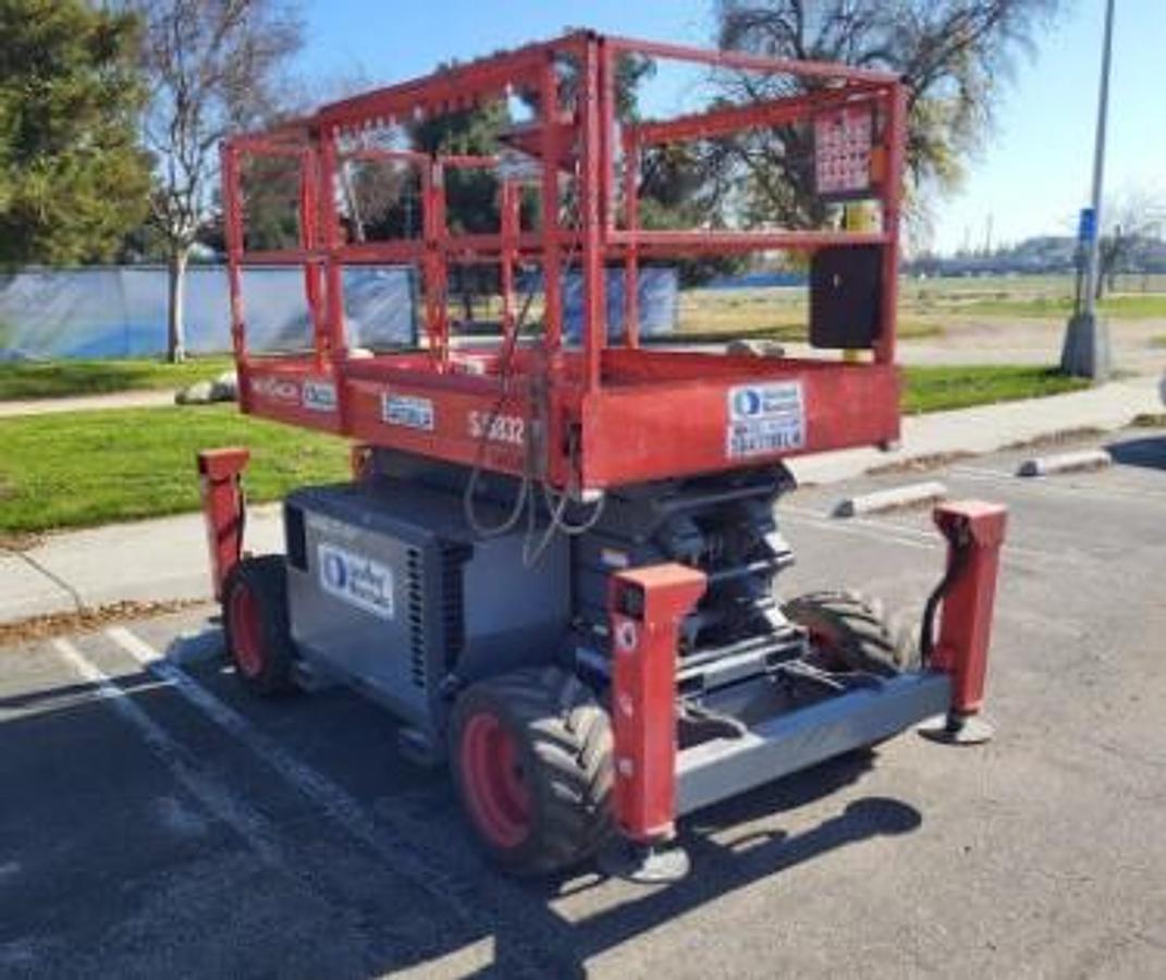 Used Skyjack 32'68" Rough Terrain Scissor Lift