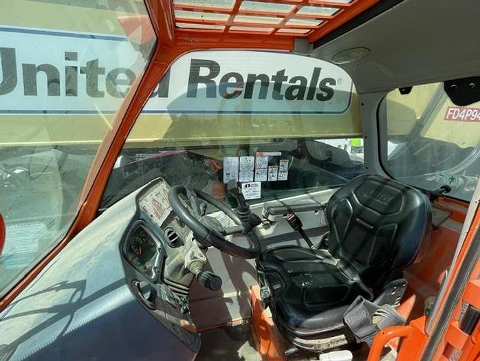 Used Reach lift 12,000 Lbs