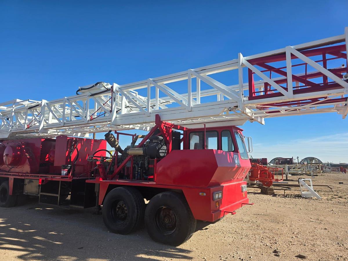 Used 2005 Crown 600 Workover Rig