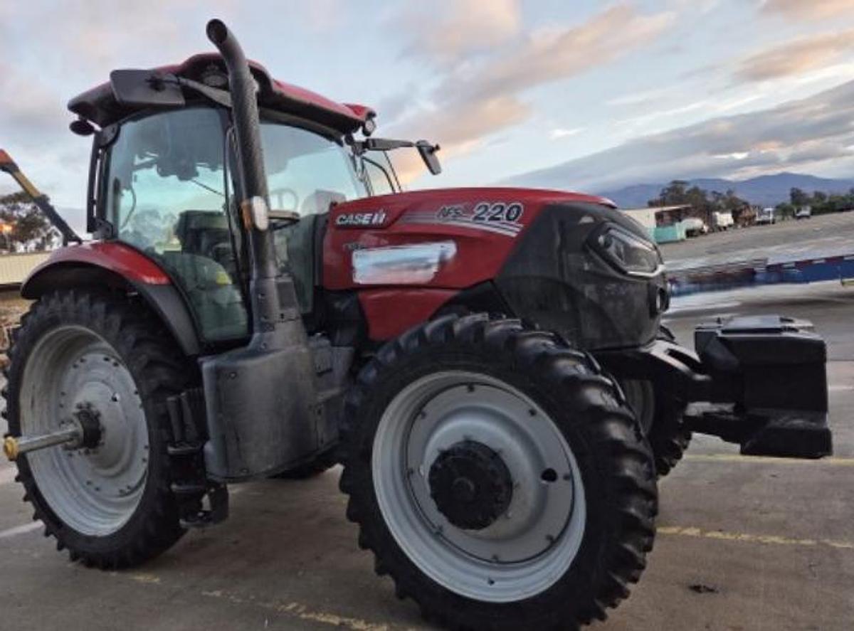 Used 2022 CASE PUMA 220