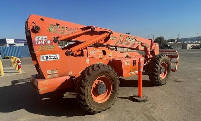 Used Reach lift 10,000Lbs