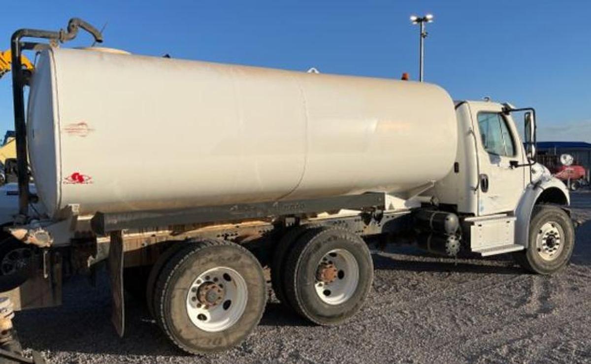 Used 2019 Freightliner 4,000 Gallon water truck 