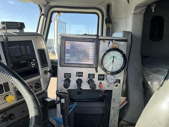 Used 2014 Mack Kill Truck